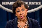 US-Justizministerin Loretta Lynch gab am Mittwoch die Beschlagnahmung vor den Medien in Washington D.C. bekannt. (Bild: EPA)