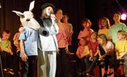 Mit «Ä Zaiberer isch im Land gsi» unterhält die Grundacherschule Hunderte von Kindern im Kanton. (Bild: Romano Cuonz (Kerns, 11. April 2017))