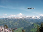 Die Super Constellation beim Vorbeiflug am Stanserhorn im Juni 2016. (Bild: PD)