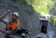 Eindrückliche Aufnahmen von der Baustelle im Steilhang. (Bild: Stoosbahnen AG)