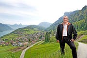Gemeindepräsident Valentino Tramonti hoch über «seinem» Emmetten: Er tritt «mit einem absolut guten Gefühl zurück». (Bild Corinne Glanzmann)