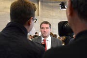 Christian Levrat im Zenturm des Interesses. (Bild: Keystone)