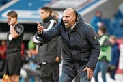 Enorm unter Druck: FCL-Trainer Markus Babbel. (Bild: Martin Meienberger/Freshfocus (Luzern, 22. Oktober 2017))