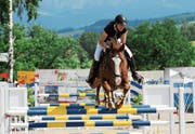 Esther Beutler aus Ettiswil unterwegs mit ihrer Stute Dame Blanche in einer Dreier-Kombination. (Bild: Sonja Grob (Buholz, 16. Juni 2017))