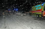 Im Einsatz standen auch mehrere Rettungssanitäter. (Bild: Kapo Uri)