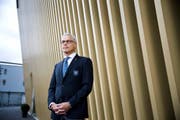 Finanziell gab es nicht viel Erfreuliches, das der seit Januar 2014 als FCL-Präsident fungierende Ruedi Stäger an der GV in der Swissporarena verkünden konnte. (Bild Manuela Jans)