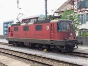 Die Re 420 278-4 mit dem Wappen der Gemeinde Cham fährt für SBB Cargo. (Bild: Marco Morosoli (Frauenfeld, 14. Juni 2017))