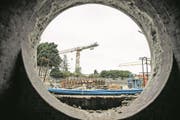 Baustelle Bürgenstock fotografiert am 30. August 2016. Im Bild Pool, Wellnessanlage.Hotel, Hotelanlage, (Archivbild: Corinne Glanzmann (30. August 2016))