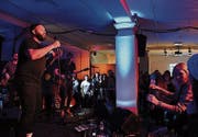 Musik aus England, Deutschland und der Schweiz: Freestyle-Rapper Roger Rekless, Singer-Songwriter Fink, Soul-Sängerin Joy Denalane und Rapper Manillio waren zu Gast am Festival (von oben links im Uhrzeigersinn). (Bilder: Urs Hanhart/Valentin Luthiger (9. und 10. März 2018))