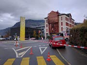 Die Zufahrt zum Bahnhof Goldau ist komplett gesperrt. Der Bahnhof ist nur über Umwege erreichbar. (Bild: Geri Holdener / Bote der Urschweiz)