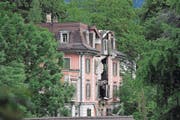 Die Villa Landenberg ist am Zerfallen und einsturzgefährdet. (Bild: Christoph Riebli (Sarnen, 17. Juni 2016))