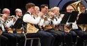 Die Musikgesellschaft Dietwil zeigt im Jahreskonzert ihr Können. (Bild: Werner Schelbert (Dietwil, 3. Dezember 2017))