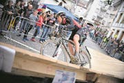 Der gebürtige Luzerner Pirmin Lang in einer der Steilwandkurven. (Bild: Elisa Haumesser (Estavayer-Le-Lac, 4. November 2017))