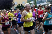 Trotz Regenwetter gingen gestern rund 1300 Läufer an den Start. (Bild: Werner Schelbert / Neue ZZ)