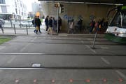 Am Anfang und am Ende des Übergangs leuchten rote LED-Lichter. (Bild: pd / swa Thomas Hosemann)