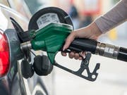 Kein Benzin mehr: Im Grossraum Paris sitzen wegen eines Streiks zahlreiche Tankstellen auf dem Trockenen. (Symbolbild) (Bild: KEYSTONE/CHRISTIAN BEUTLER)