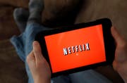 Netflix und andere haben scheinbar mit einem Hacker-Angriff zu kämpfen. (Bild: AP Photo/Elise Amendola, File)