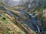 Der Lielibach: Unterhalb dieser Sperren soll eine sogenannte Konsolidierungssperre gegen das weitere Eintiefen der Bachsohle entstehen. (Bild: PD)