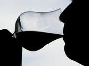 Der Wein landete nicht in der Kehle (Symbolbild) (Bild: Keystone)