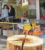 Überall, wie vor Holgers Fashion Outlet, brannten Finnenkerzen.