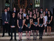 Klasse 4LSeWe: (hintere Reihe von links) Simon Frei, Widnau; Marius Lechtenböhmer, Rüthi; Martina Troxler, St. Margrethen; Regina Weder, Au; Flurina Mark, Widnau; Michèle Hutter, Kriessern; Céline Kehl, Eichberg; Lars Göldi, Lüchingen; Matteo Cerutti (Klassenlehrer). (Vordere Reihe von links) Philipp Riegger, Eichberg; Lasse Linder, Widnau; Frances Amor, Rebstein; Alexandra Kast, Staad; Rahel Roth, Rebstein; Katrina Sonderegger, Heerbrugg; Esther Zäch, Oberriet; Nadine Sonderegger, Staad; Lara Sutter, Widnau; Ida Schneider, Oberriet.