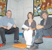 Treibende Kräfte hinter dem Projekt Lesehunger: (von links) Hansjörg Fehle, Präsident der Vortrags- und Lesegesellschaft Toggenburg, Paula Looser, Vertreterin der Bibliothek Ebnat-Kappel und Leo Morger, Vertreter der Kunsthallen Toggenburg. (Bild: sas)