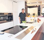 Wolfgang Bezler im Ausstellungsraum in Altstätten. (Bild: mia)