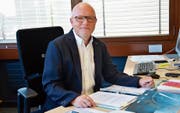 Schulpräsident und Gemeinderat Hugo Fehr geht nächsten Sommer in Pension. (Bild: gk)