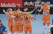 Katrin Zwinggi (rechts) jubelt im Supercup 2016. (Bild: Markus Ulmer)