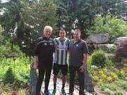 Dölf Früh, Präsident des Verwaltungsrates FC St.Gallen (von links), Yannis Tafer und Sportdirektor Christian Stübi. (Bild: pd)