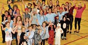 Nach dem Auftritt verabschiedeten sich alle Akteure beim Publikum.