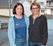 Rita Hedley (links) absolviert am Sonntag ihren fünften Lauf über die Marathonstrecke. Die 42 Kilometer von Frauenfeld nach Wil und zurück stellen für ihre Kollegin Claudia Truniger hingegen eine Premiere dar. (Bild: Beat Lanzendorfer)