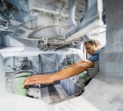 Auch der Energiesektor ist vom Fachkräftemangel betroffen. (Bild: Christian Beutler/Keystone)