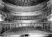 Blick von der Bühne in den Zuschauerraum des alten Theaters.