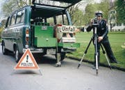 Josef Eberhard steht als St. Galler Stadtpolizist 1983 hinter der Kamera. (Bild: pd)