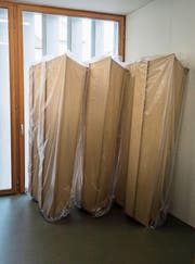 Damit das Sterben nicht anonym wird, wünschen sich viele amtliche Todesanzeigen. (Bild: Andrea Stadler)