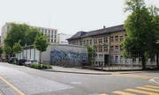 Die heutige Situation hinter dem Schulhaus St. Leonhard an der Davidstrasse. Die alte Turnhalle wird durch einen Neubau ersetzt. (Bild: Simone Buff)
