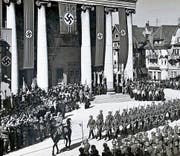Im März 1938 paradierte die deutsche Wehrmacht auf dem Dornbirner Marktplatz. Zuckerhut-Bunker (Symbolbild) am Rhein sollten die Sprengung der Rheinbrücken sicherstellen. (Bild: Stadtarchiv Dornbirn/Wikimedia)