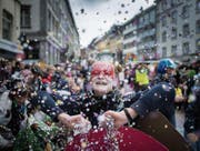 Am Umzug wird’s bunt: Verkleidungen und Kostüme sind am Fasnachtssonntag allgegenwärtig. (Bild: Michel Canonica (26. Februar 2017))