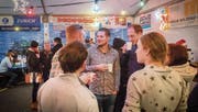 In der Glühwein-Bar gingen über 450 Liter Glühwein über die Theke.