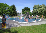Das Strandbad Bruggerhorn ist idyllisch gelegen und bietet bis zu 4000 Personen Platz. (Bild: pd)