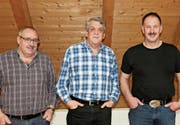 Neumitglied (v. l.) Roland Mattle mit Präsident Matthis Schneider und Stefan Kopp, der wieder mitmachen wird. (Bild: pd)