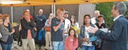 Reto Friedauer, Gemeindepräsident von St. Margrethen, hat die Zuzüger beim Clubhaus des Hundesportvereins St. Margrethen begrüsst. (Bilder: Kurt Latzer:)