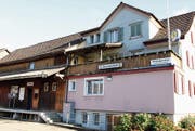 Das Gebäude im Zentrum Oberbürens beherbergte früher die Lokalitäten der Landi. (Bilder: Philipp Stutz)