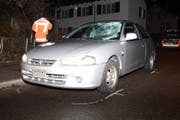 Dieser Wagen erfasste den Fussgänger. (Bild: Kapo SG)