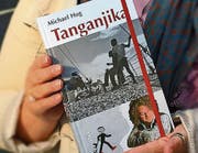 Hugs viertes Reisebuch «Tanganjika» ist am 1. November erschienen und ab sofort im Buchhandel erhältlich. (Bild: PD)