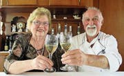 Wirten seit 45 Jahren: Luise und Erich Högger (Bild: Peter Eggenberger)