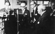 Im Jahr 1972 war Vernissage des Flugmotors Argus-AS-II bei den Gebrüdern Bühler, von links: Hans Naef, Adolf Schaedler, Dr. René Bühler, Fritz Schallenberger und Jakob Urech.