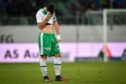 Ein enttäuschter Albian Ajeti nach dem Schlusspfiff. (Bild: GIAN EHRENZELLER (KEYSTONE))