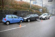 Beim Unfall entstand hoher Sachschaden. (Bild: Stapo SG)